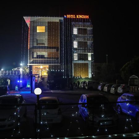 Kingdom Hotel Moga Exterior foto